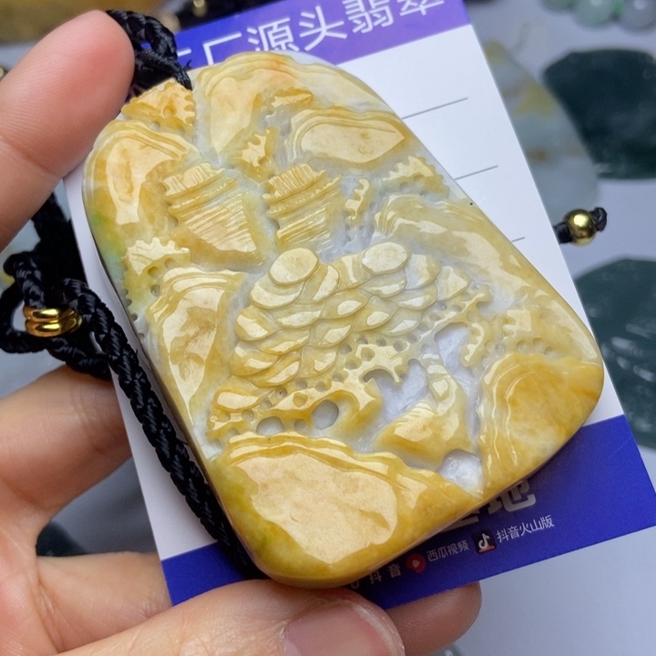 翡翠颈饰未镶嵌翡翠