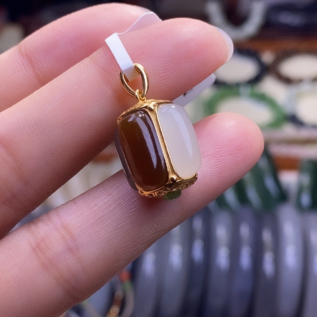 颈饰未镶嵌和田玉福利款和田玉多宝银吊坠