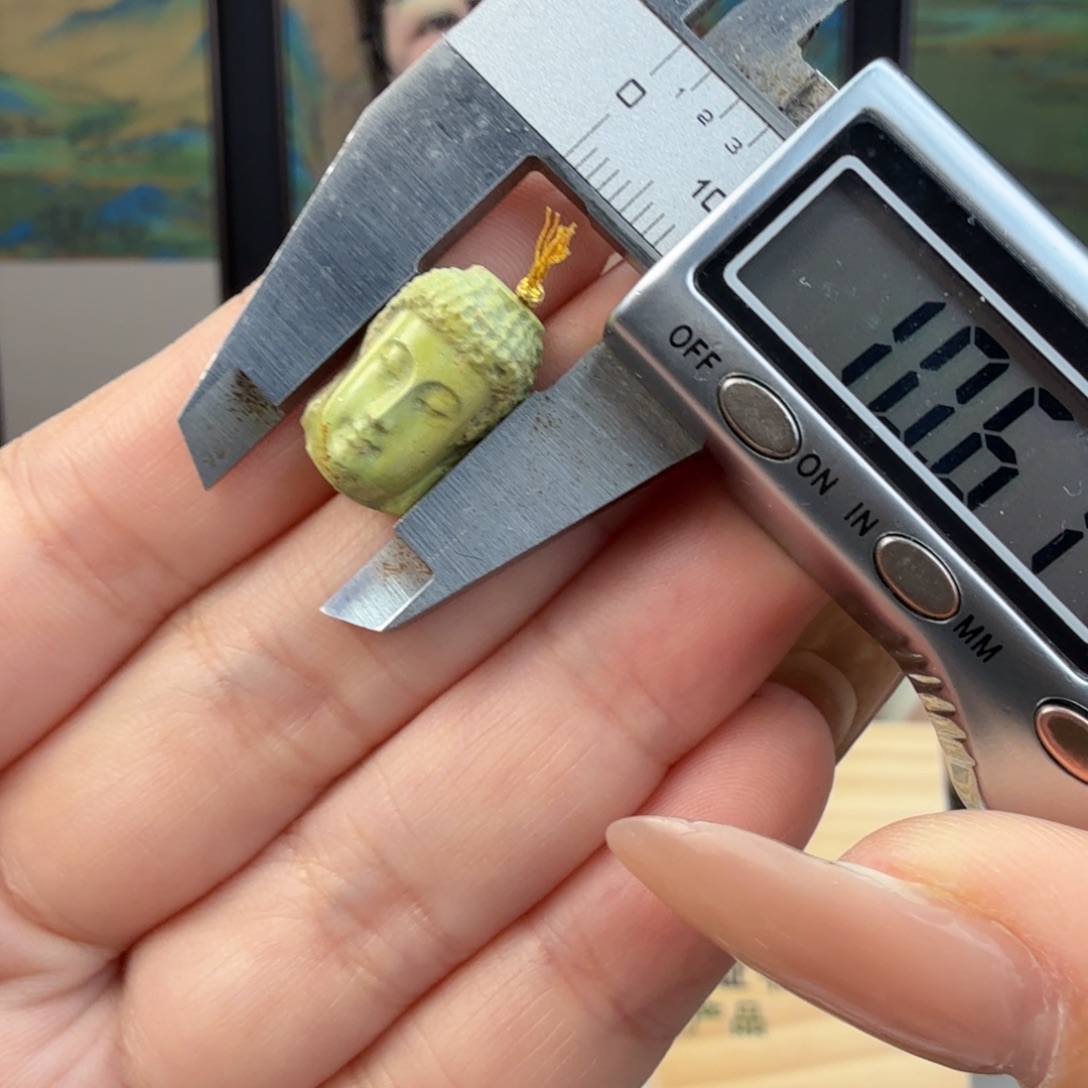 肆***意绿松石未镶嵌珠宝奇石