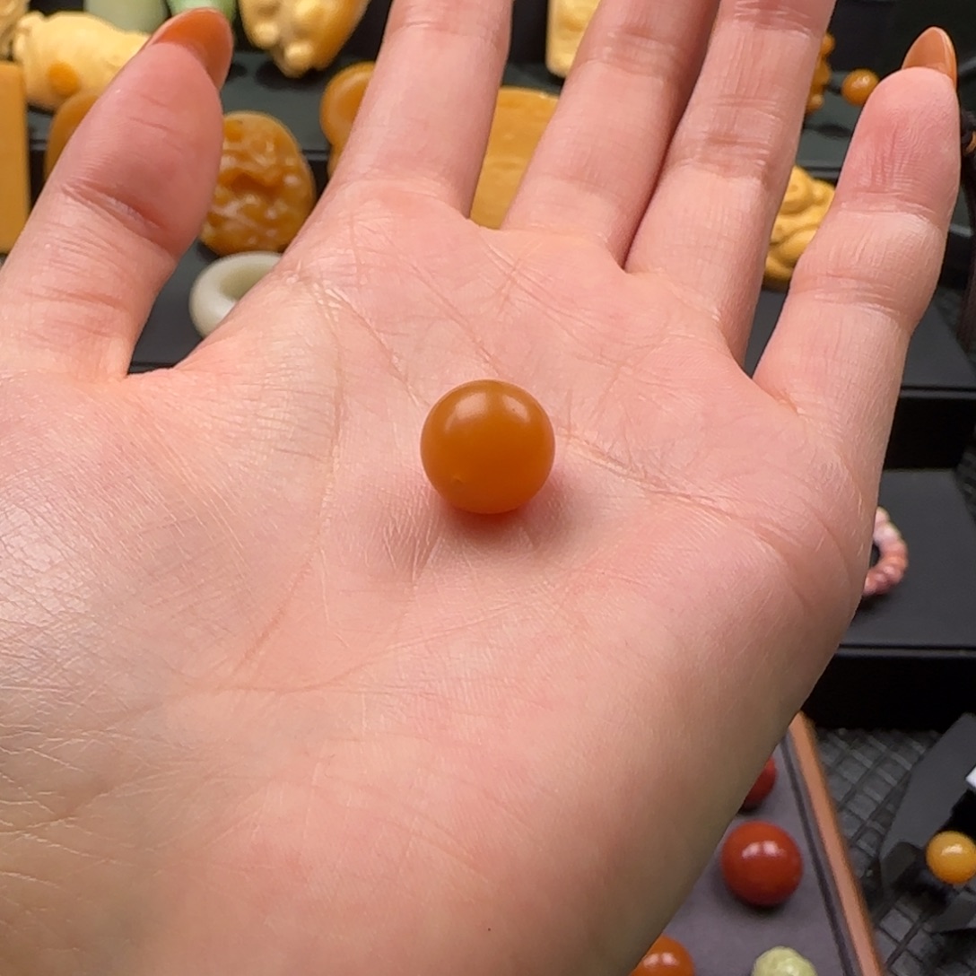 ****茂石英质玉（缅黄）未镶嵌配饰