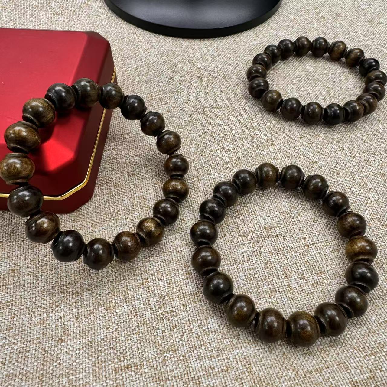 12mm贡木香灯笼珠手串