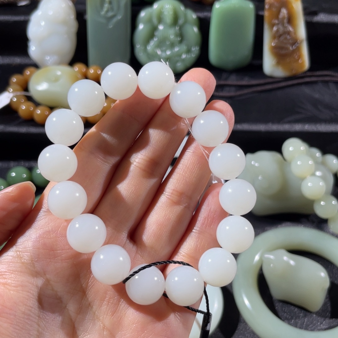 和田玉未镶嵌颈饰手串