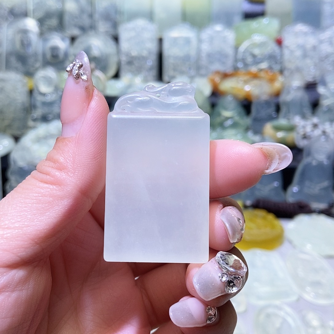 岫玉吊坠未镶嵌吊坠