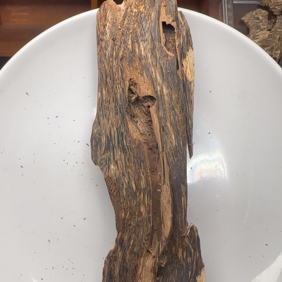沉香碎屑沉香虫漏74克