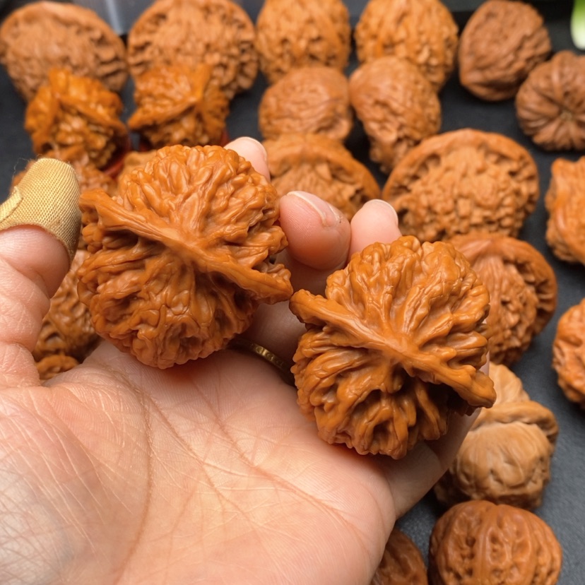 【闪购商品】文玩核桃把件45帝王