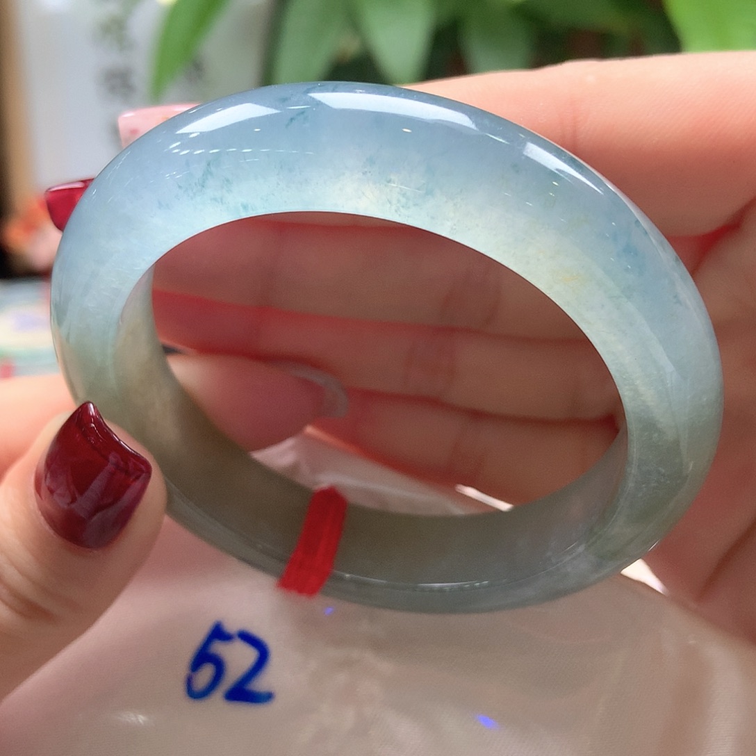 翡翠未镶嵌手镯冰蓝起光飘黄108号