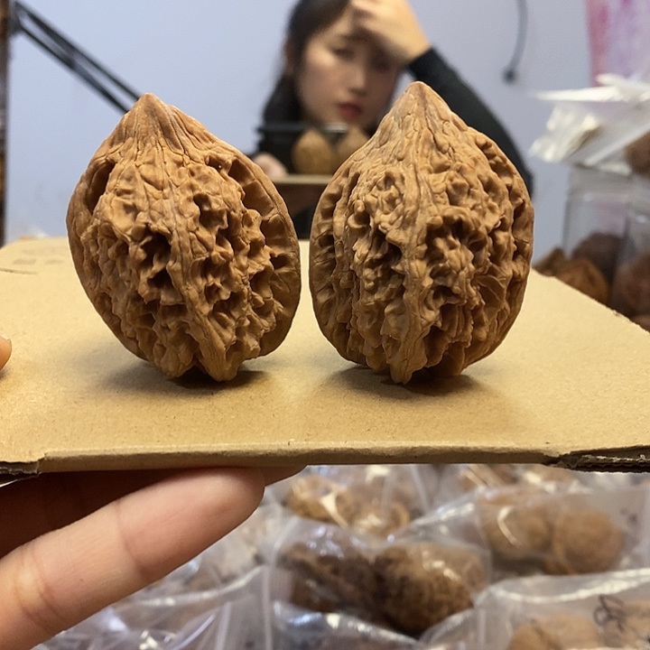 文玩核桃把件42.5/43大古石