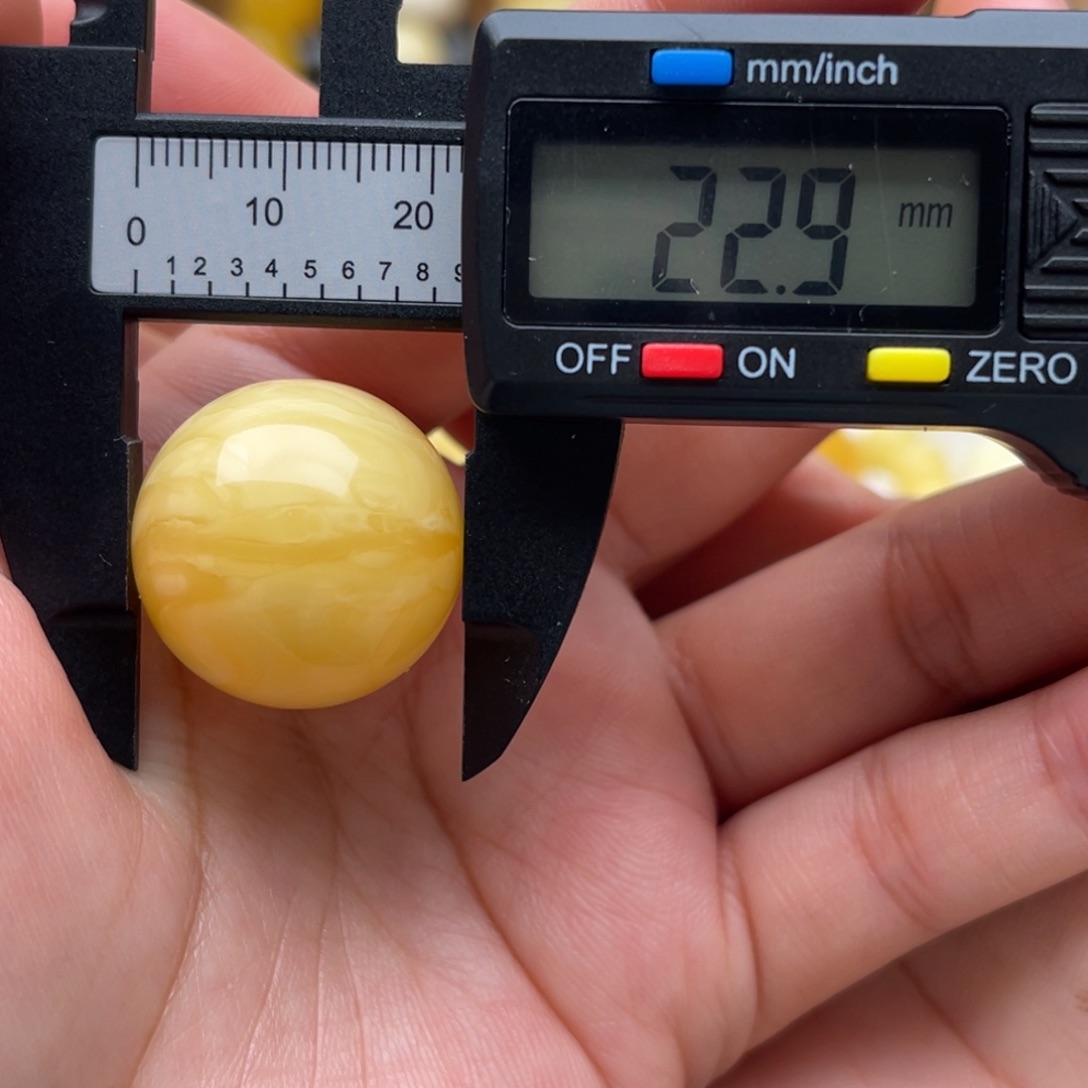 琥珀未镶嵌裸石蜜蜡圆珠笑