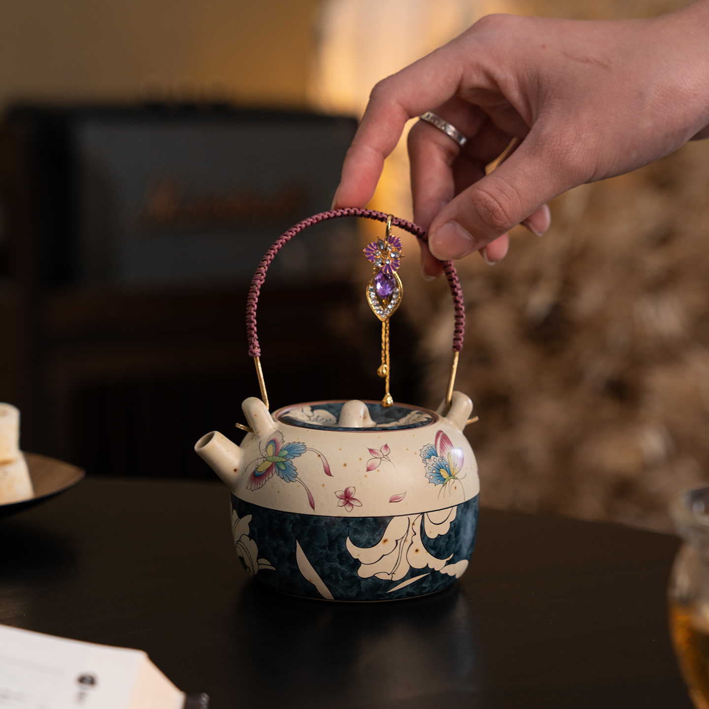 火石蝶恋花提梁壶家用泡茶壶复古陶瓷釉下彩茶壶过滤一体功夫茶具