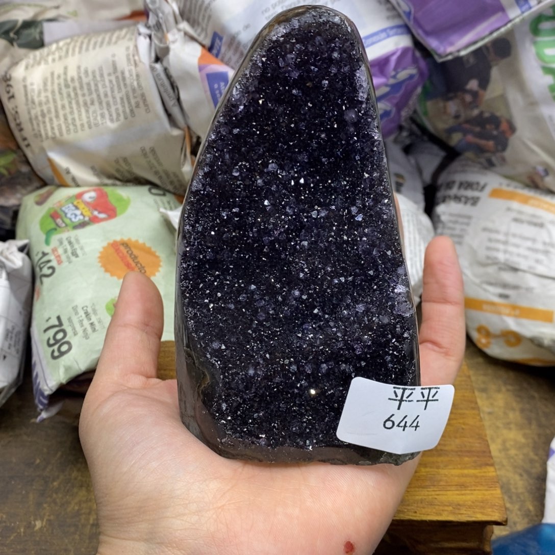 紫晶乌拉圭未镶嵌