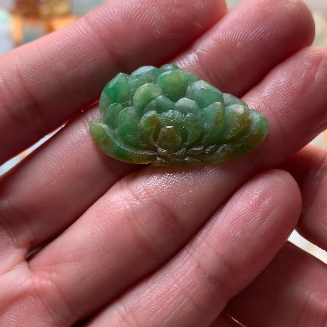 定制翡翠未镶嵌荷花