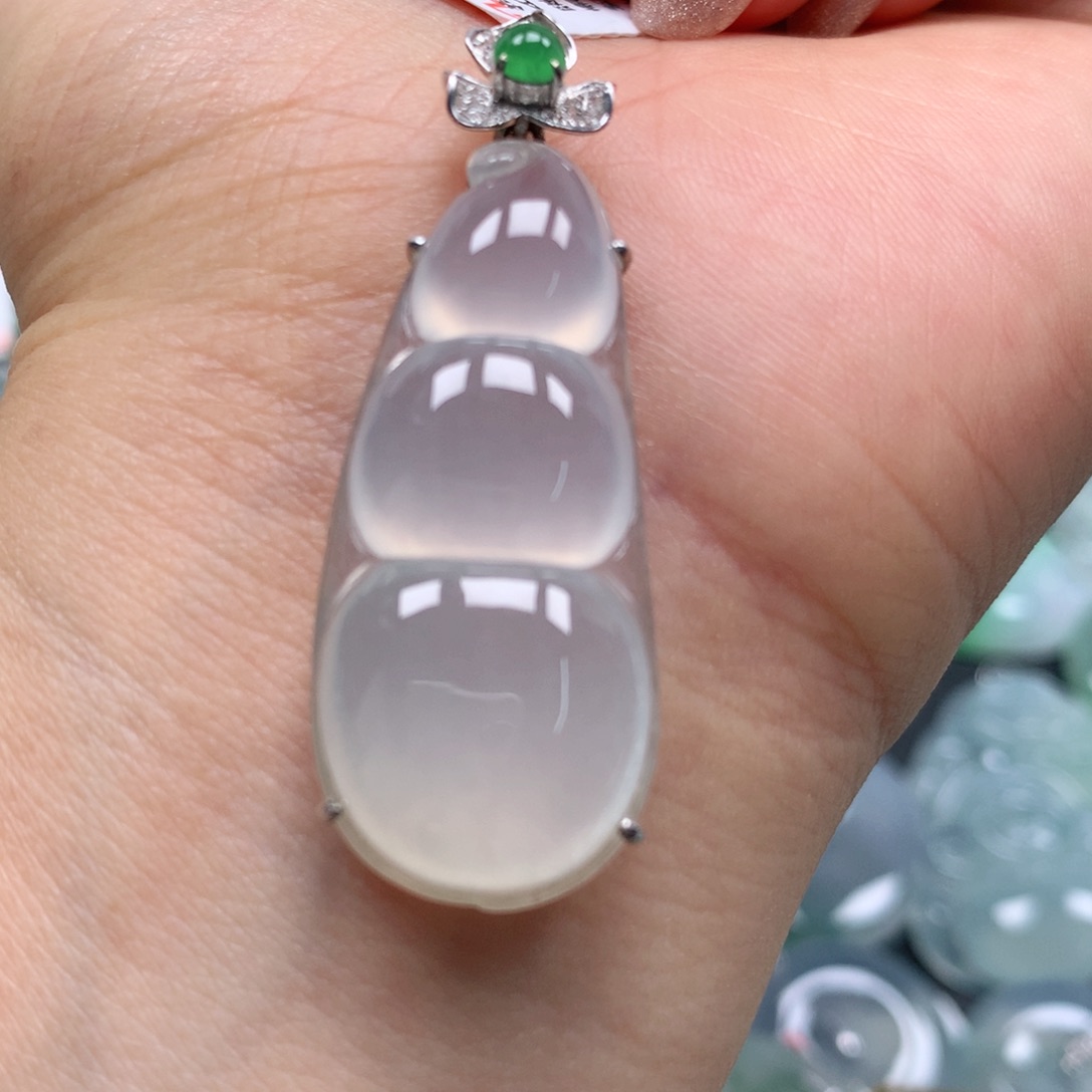 翡翠颈饰18K金镶嵌天然翡翠