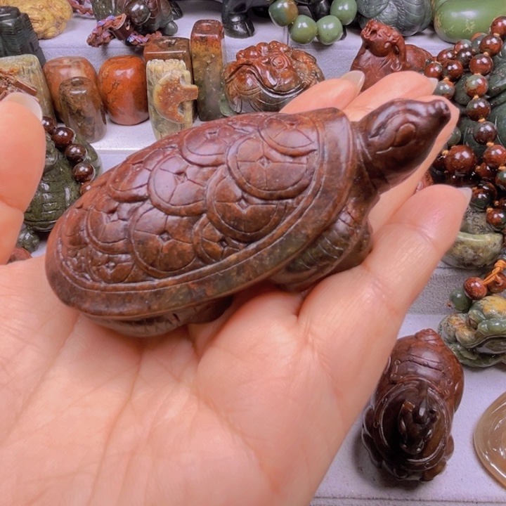 岫岩河磨玉（透闪石质玉）把件未镶嵌明**性