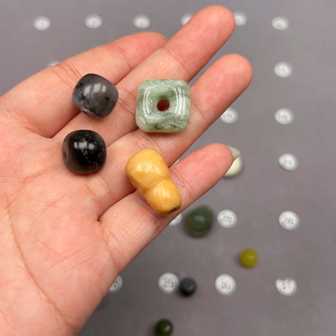 未镶嵌蛇纹石玉颈饰微瑕不退不换