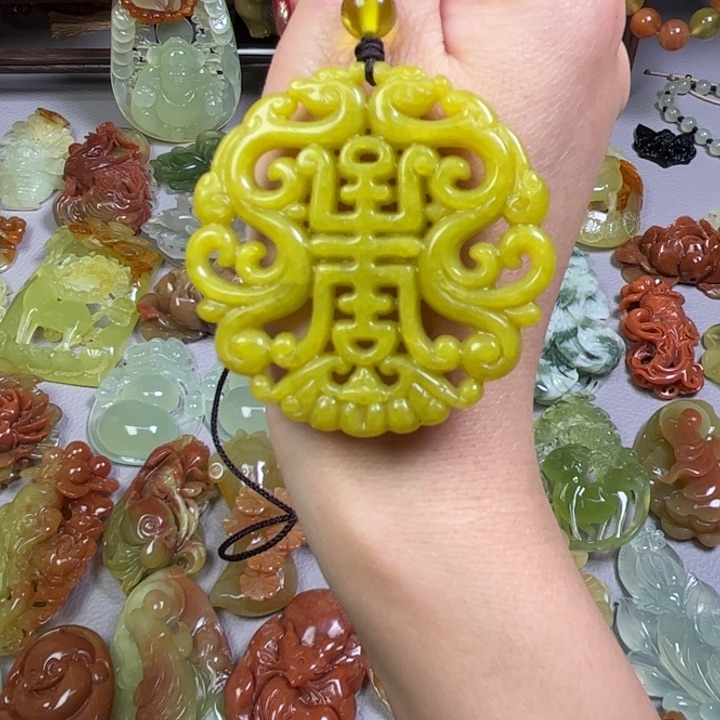 蛇纹石玉吊坠(赠链)未镶嵌