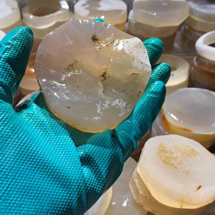 定制玛瑙咸**宝定制玛瑙手镯