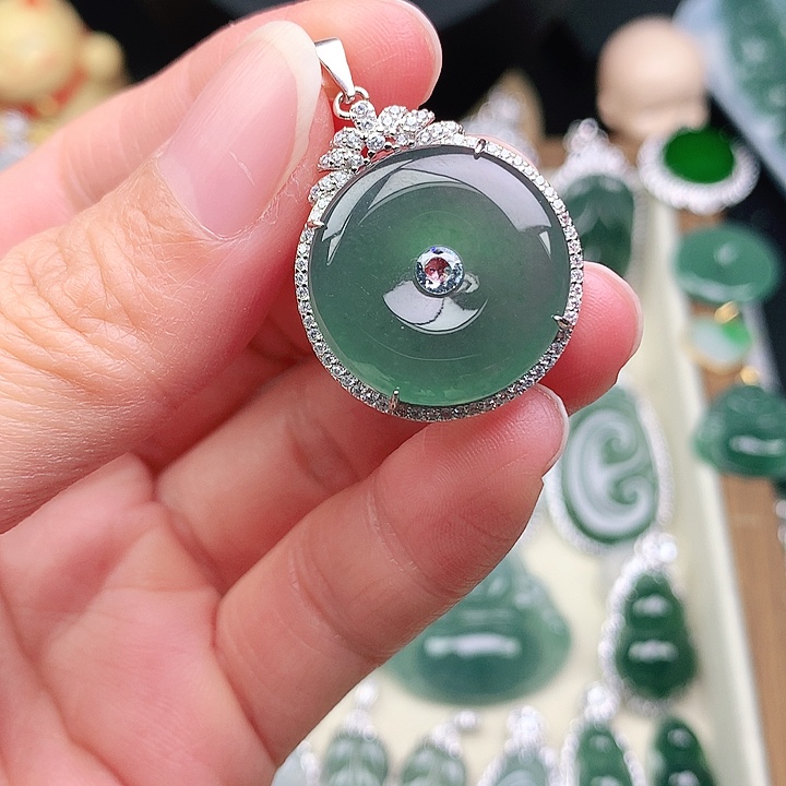 颈饰银S925镶嵌翡翠吊坠