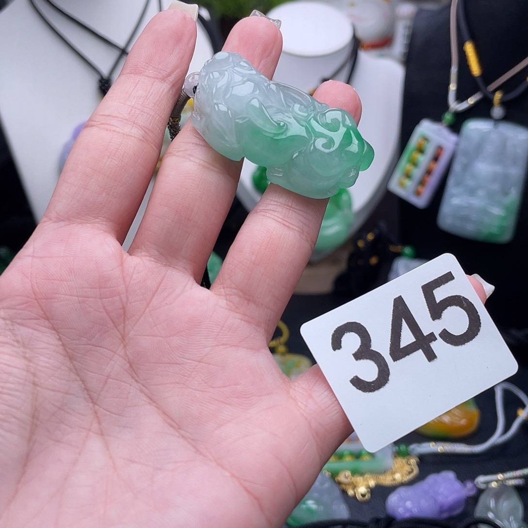 吊坠(赠链)未镶嵌翡翠