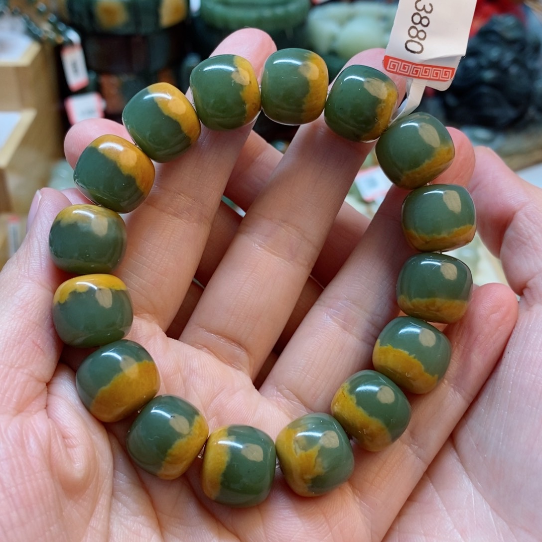 透闪石质玉手串未镶嵌