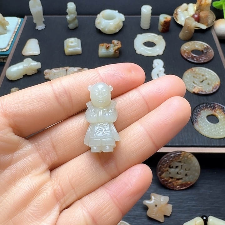 和田玉挂件未镶嵌松**者