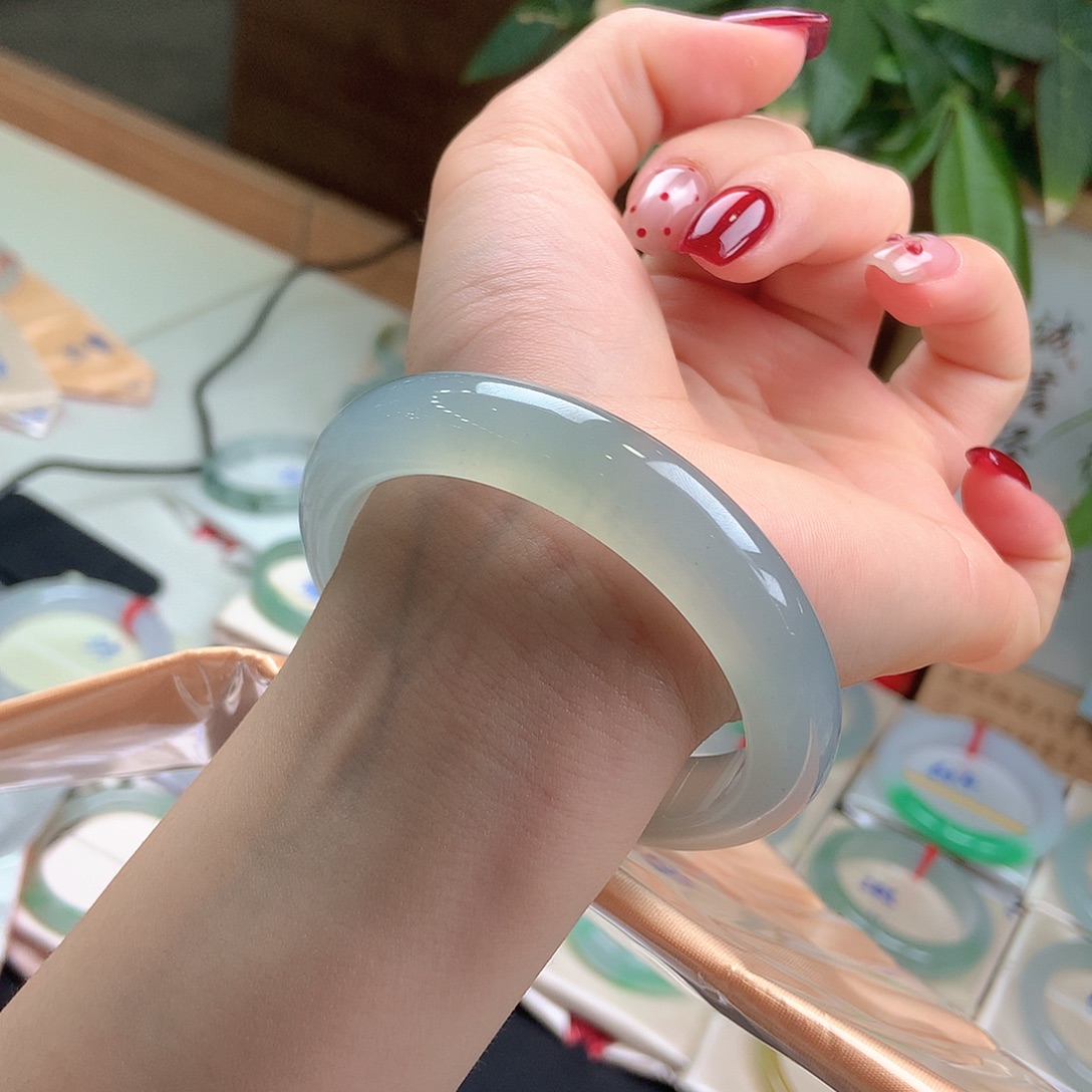 翡翠未镶嵌手镯冰胶果冻绿111号