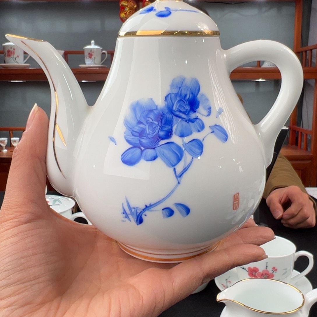 手指牡丹描金壶 微瑕