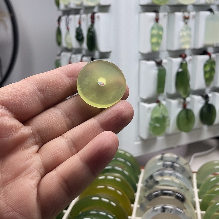 合金蛇纹石玉颈饰