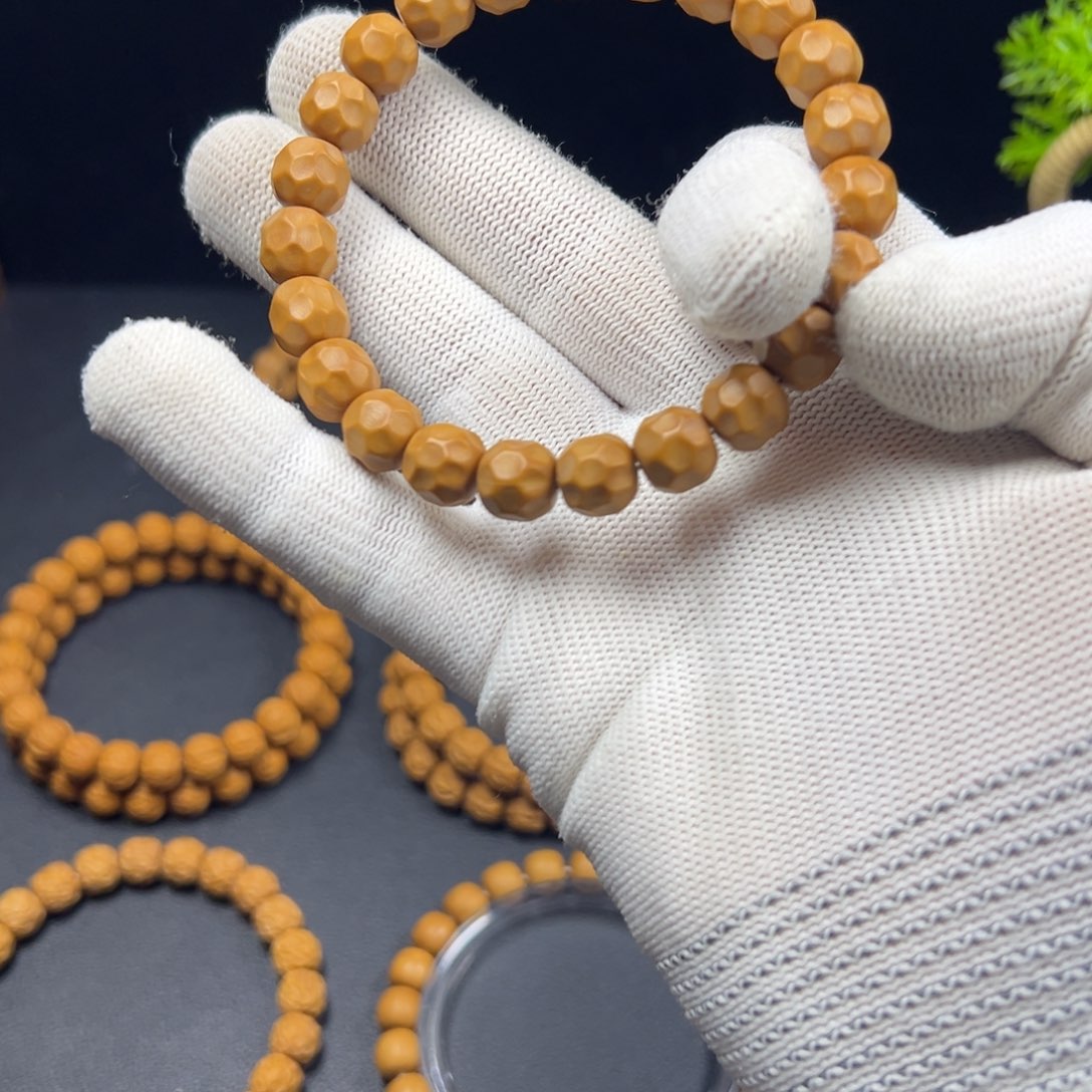 吊坠猴头核桃—全品黑金无相奶酪