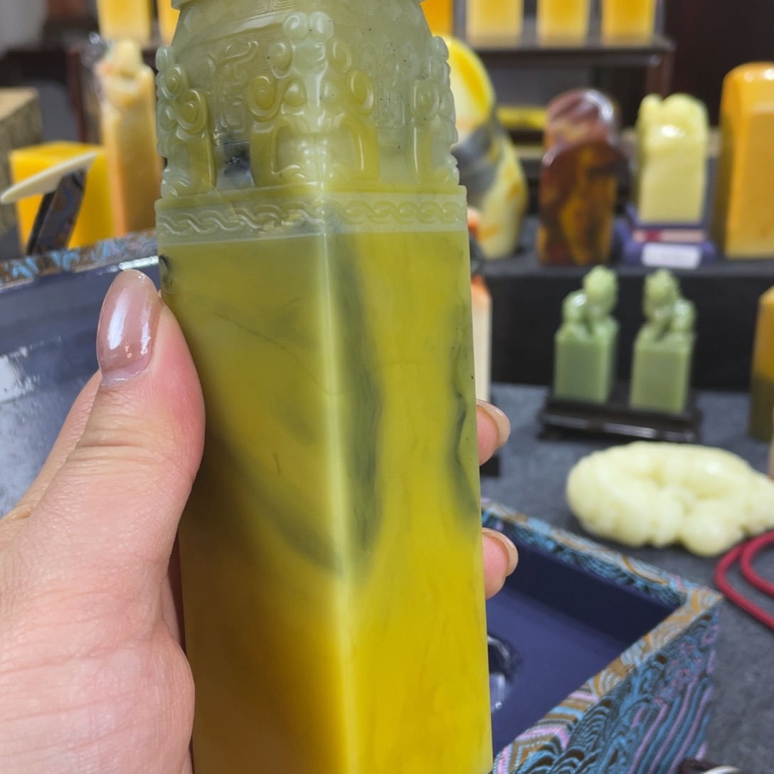 青田石u*青田封门皮蛋绿