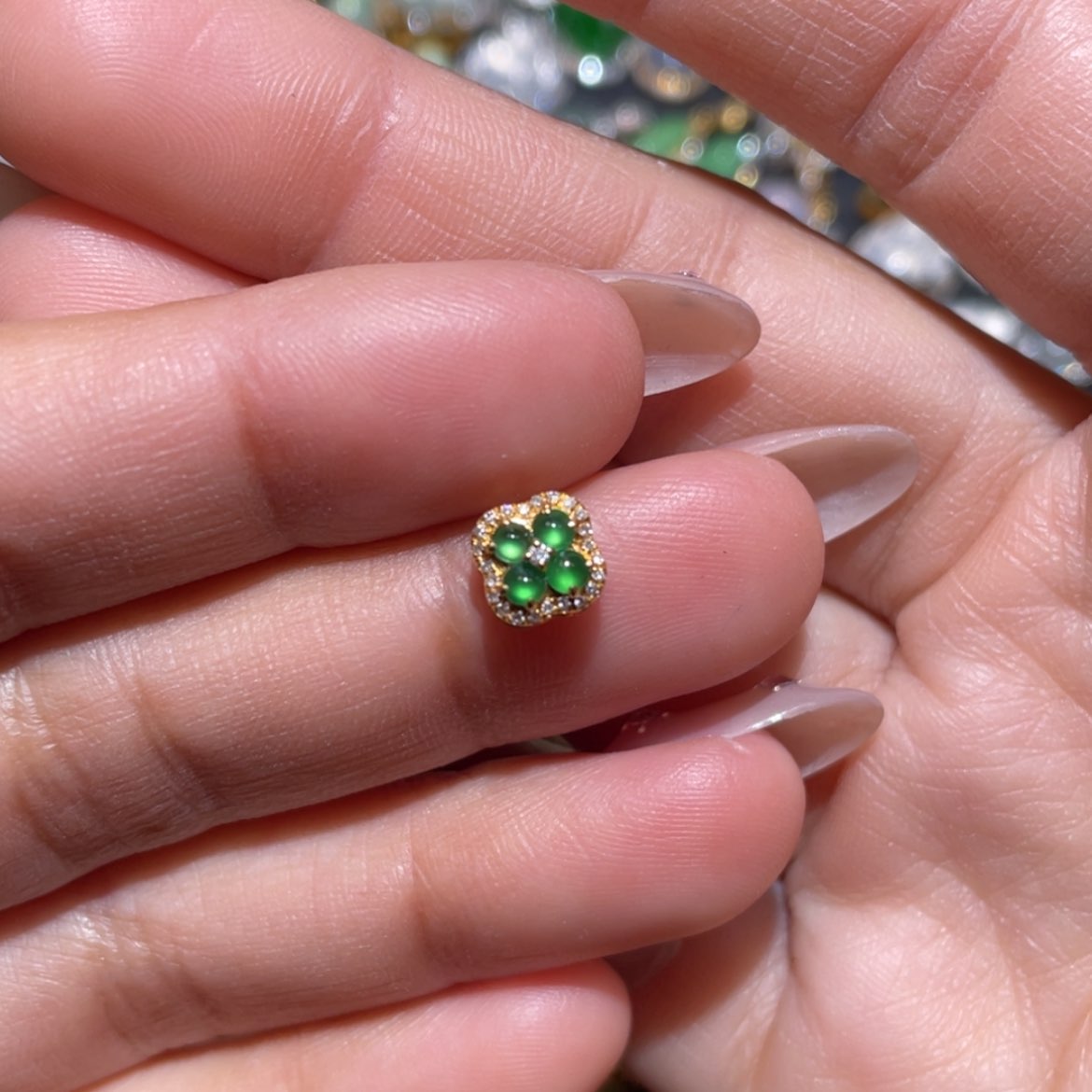 【闪购商品】翡翠吊坠(不含链)18K金镶嵌