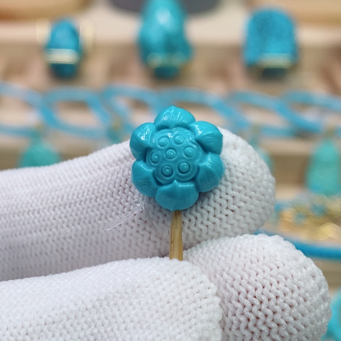 绿松石未镶嵌珠宝奇石