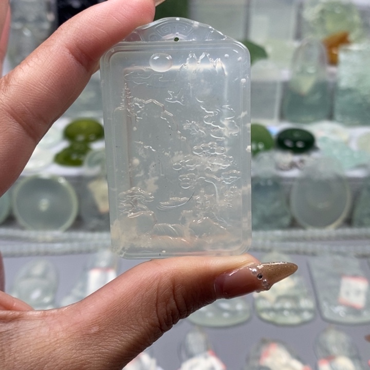 蛇纹石玉颈饰未镶嵌