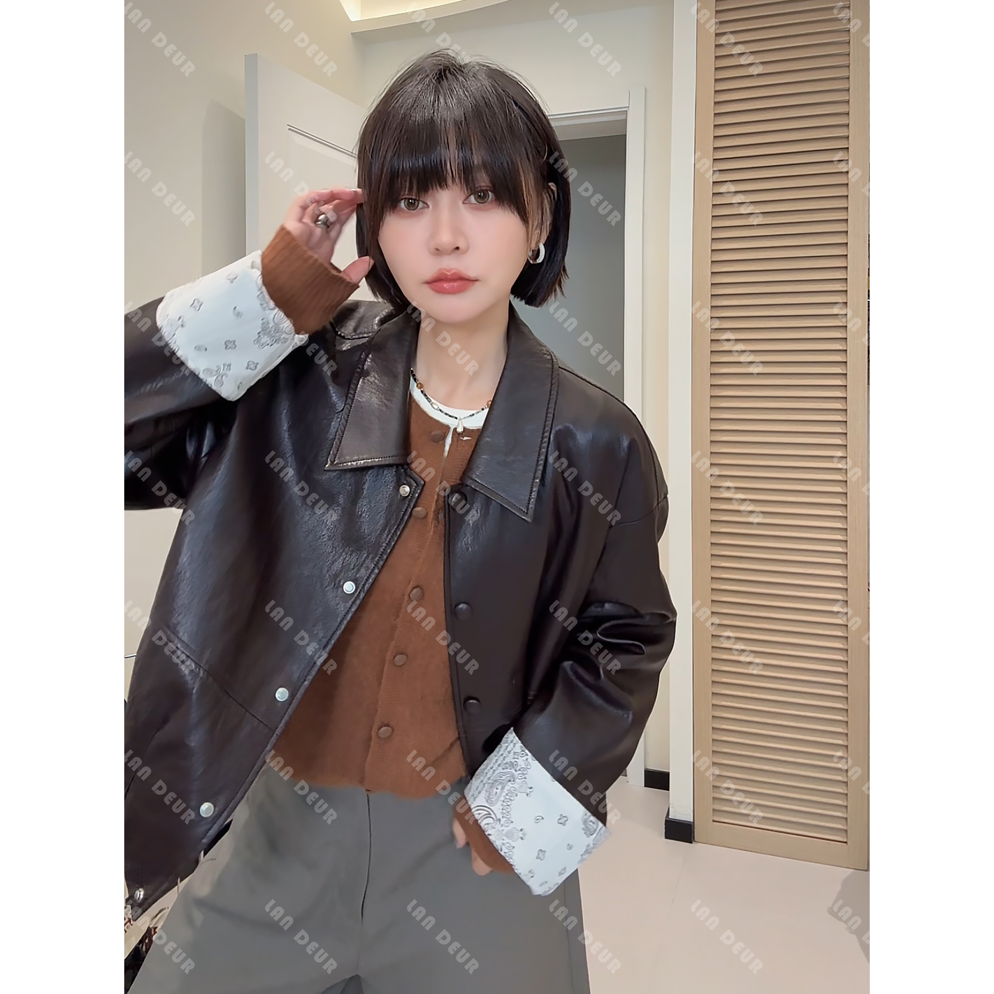 【漫游人生】PU气质时尚休闲百搭设计师复古简约宽松短款皮衣女上衣