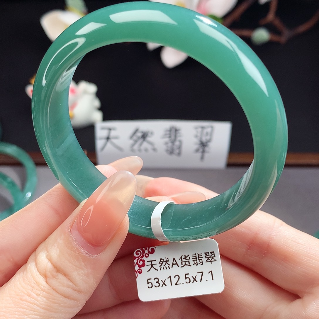 翡翠手镯（圆镯）未镶嵌