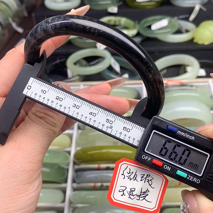 蛇纹石玉手镯未镶嵌928
