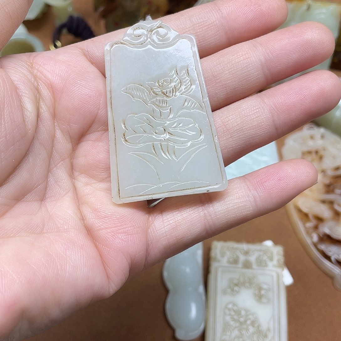 飞***羊和田玉未镶嵌挂件