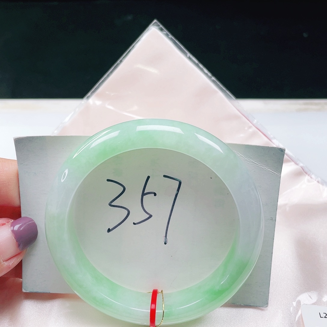 翡翠未镶嵌手镯缅甸翡翠56+