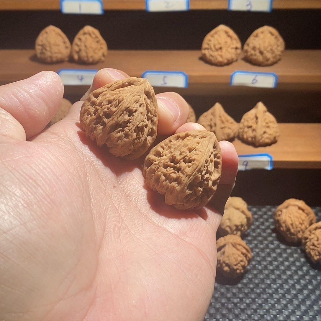 林***北文玩核桃吊坠34尺寸南疆石带黄