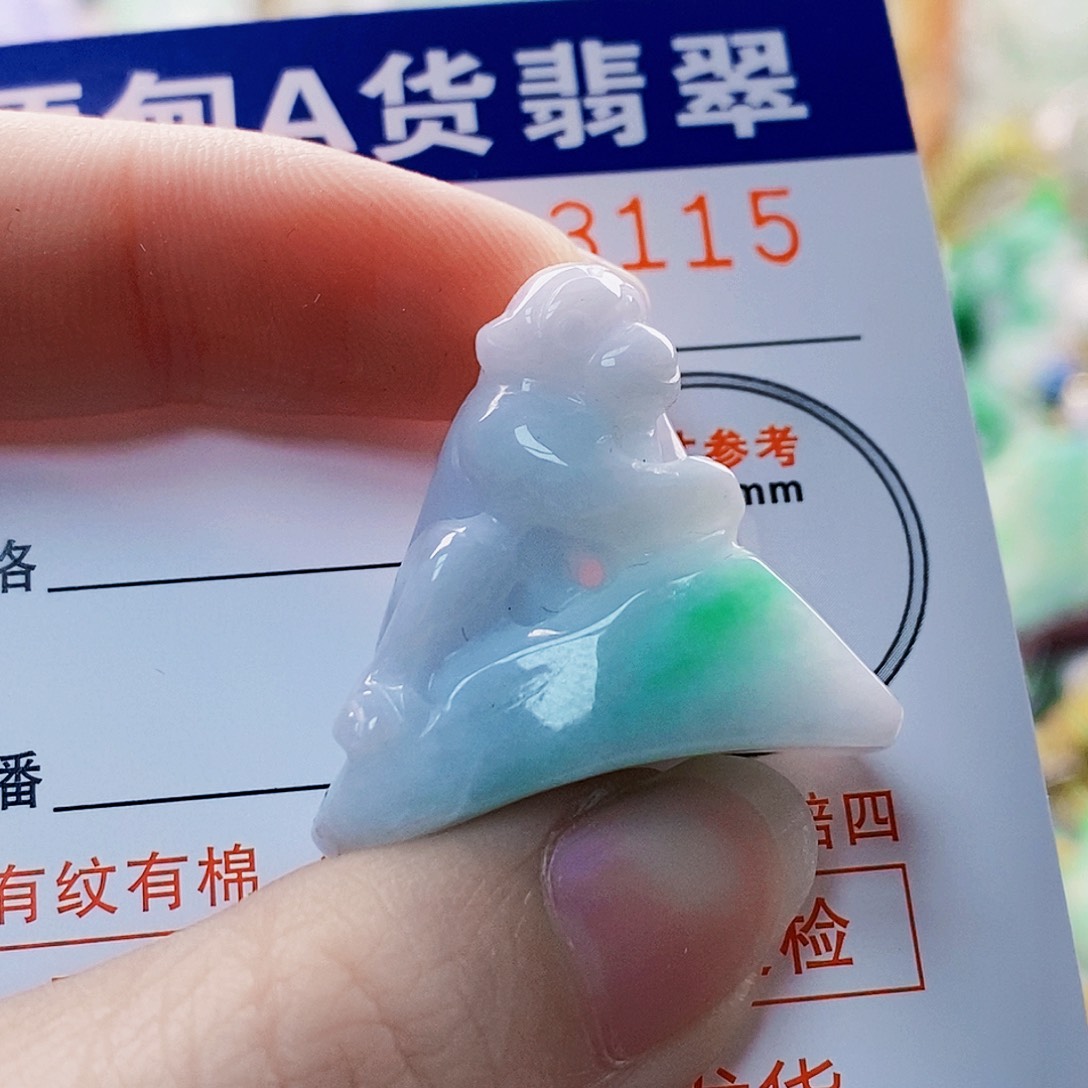 吊坠(不含链)未镶嵌翡翠