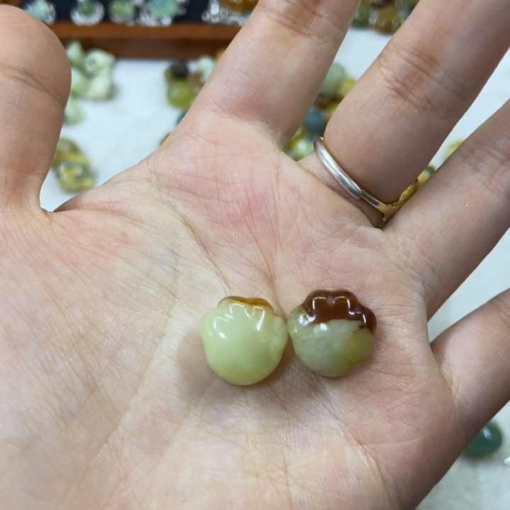 蛇纹石玉配件未镶嵌是*