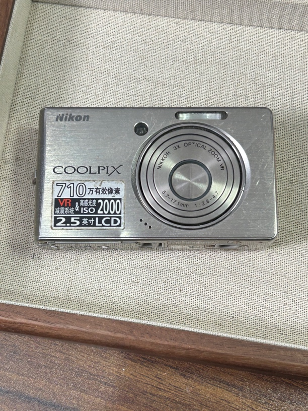 9新 Nikon/尼康 s500 银色 复古ccd数码相机