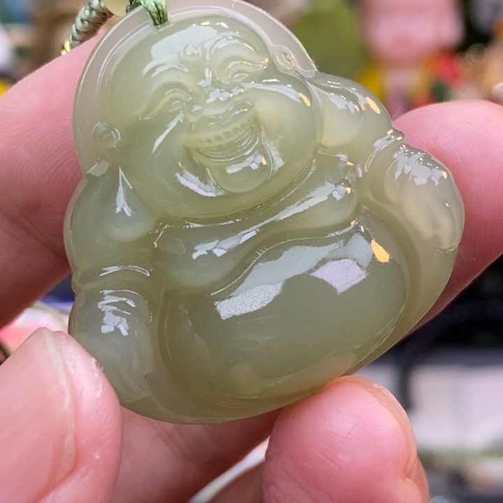 妞***宝和田玉未镶嵌颈饰