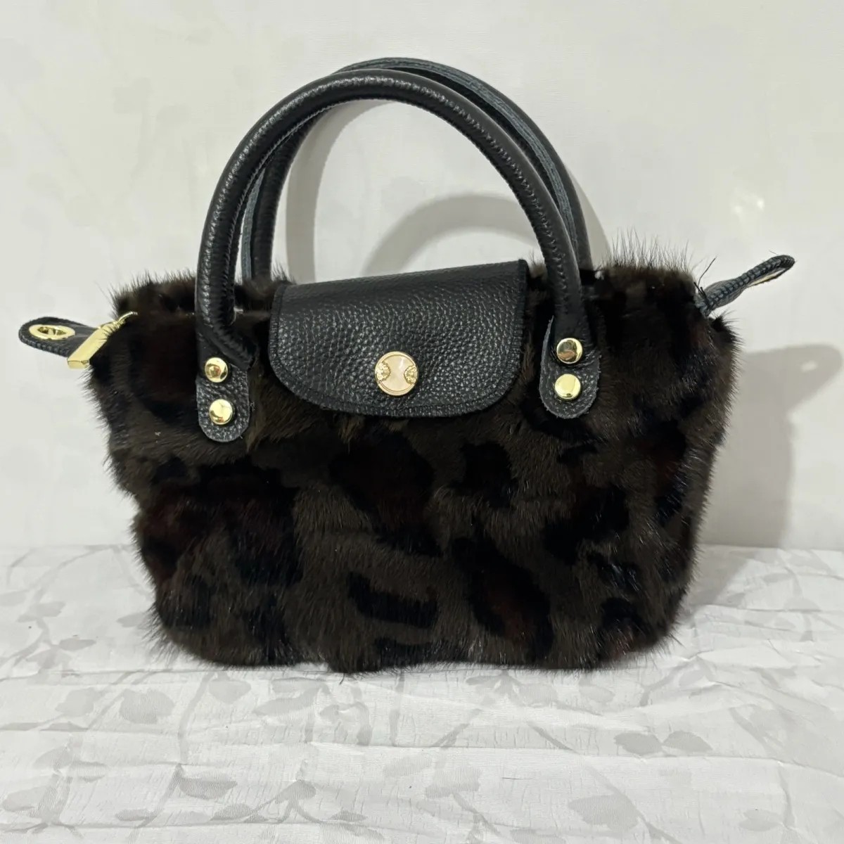 秋冬新款水貂包包手提单肩斜挎女士包包小众设计女士包包高端大气