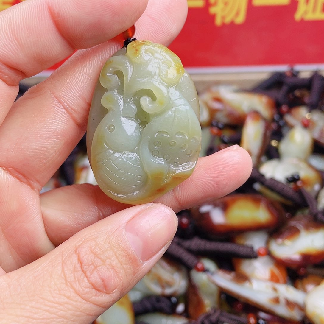 和田玉颈饰未镶嵌