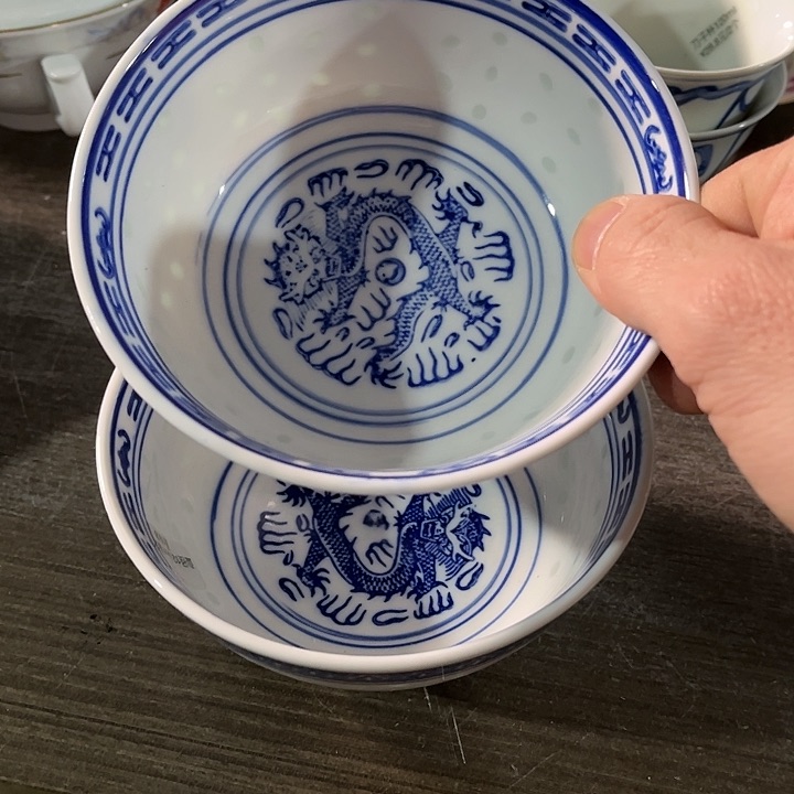 瓷片//////直径12.5厘米。2个。