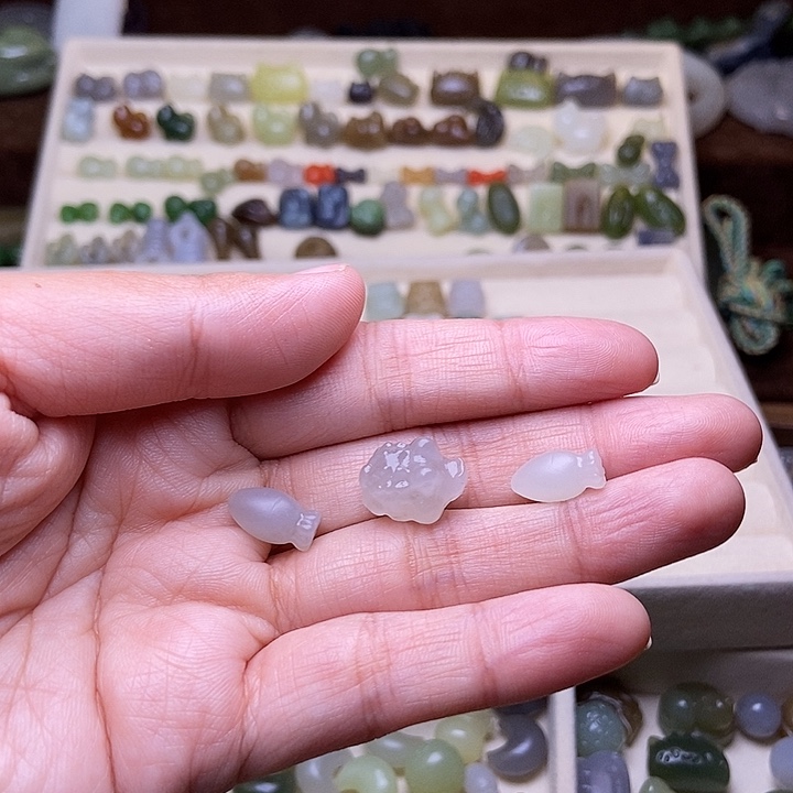 ****张和田玉未镶嵌手链