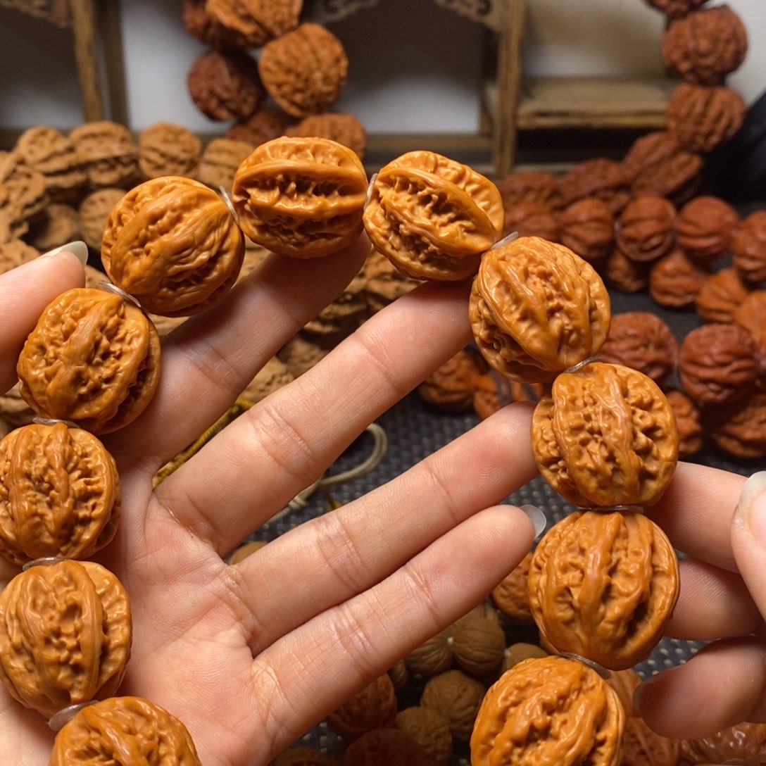 C***n文玩核桃手串龙脊八棱手串