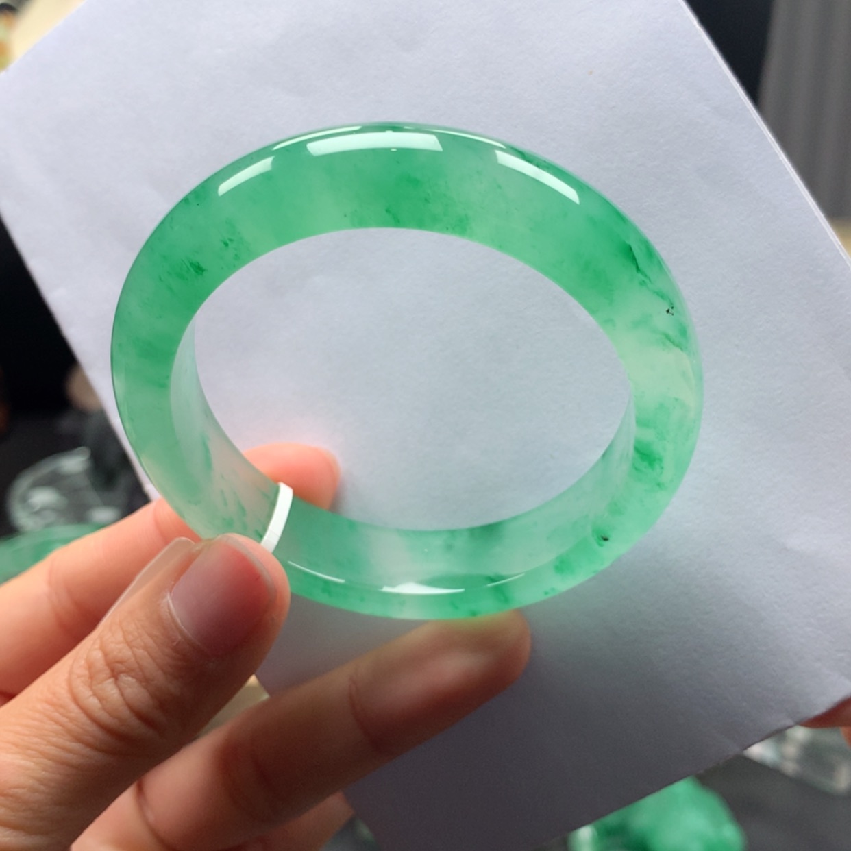 【闪购商品】未镶嵌手镯石英质玉