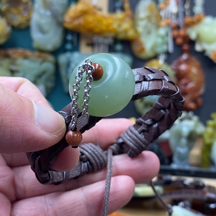 【闪购商品】蛇纹石玉手牌未镶嵌