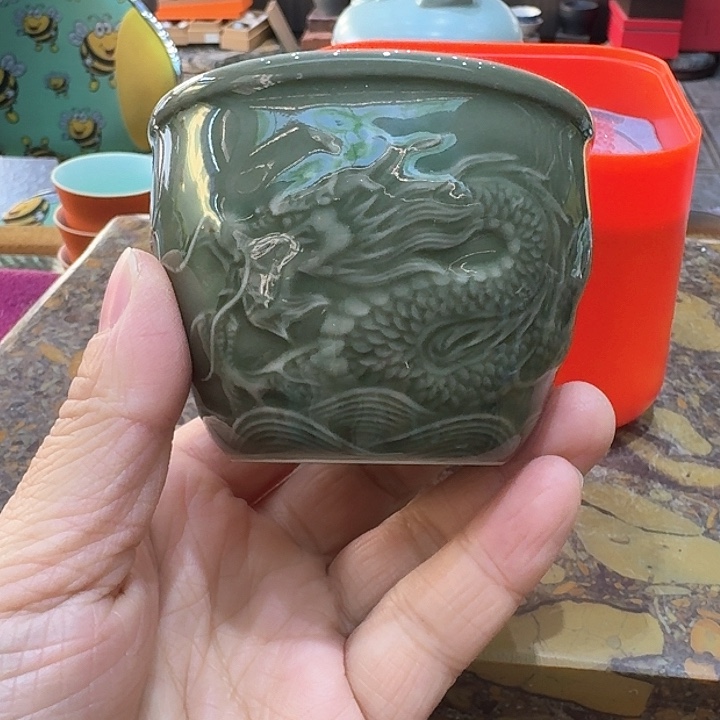 浮雕杯子一哈。。。品茗